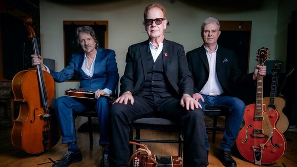 Oysterband's John Jones, Ray Cooper & Al Scott